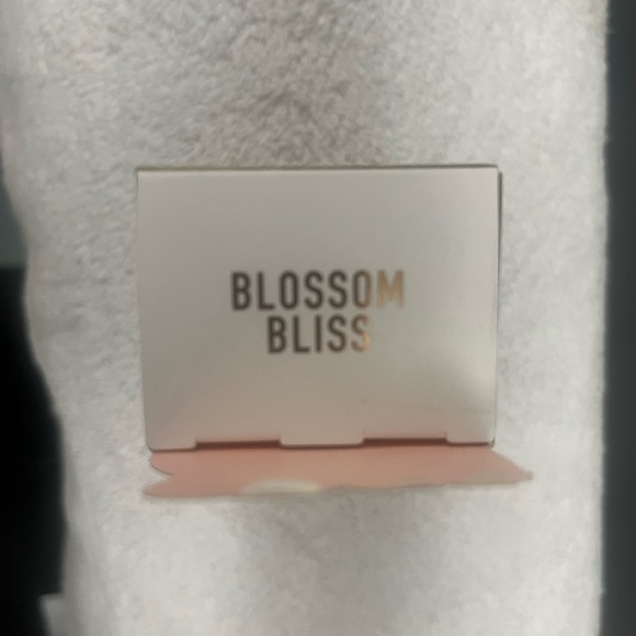 P. Louise blush - Blossom Bliss - Picture 3 of 4
